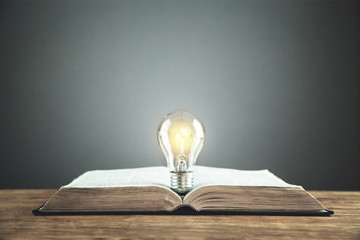 100句英语句子（谚语和名言一共一百句）<带中文翻译>