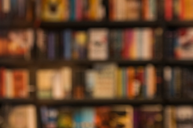 你爱的不是我,你心里还藏着谁,你爱的不是我,是否是我错了,是什么歌里的？